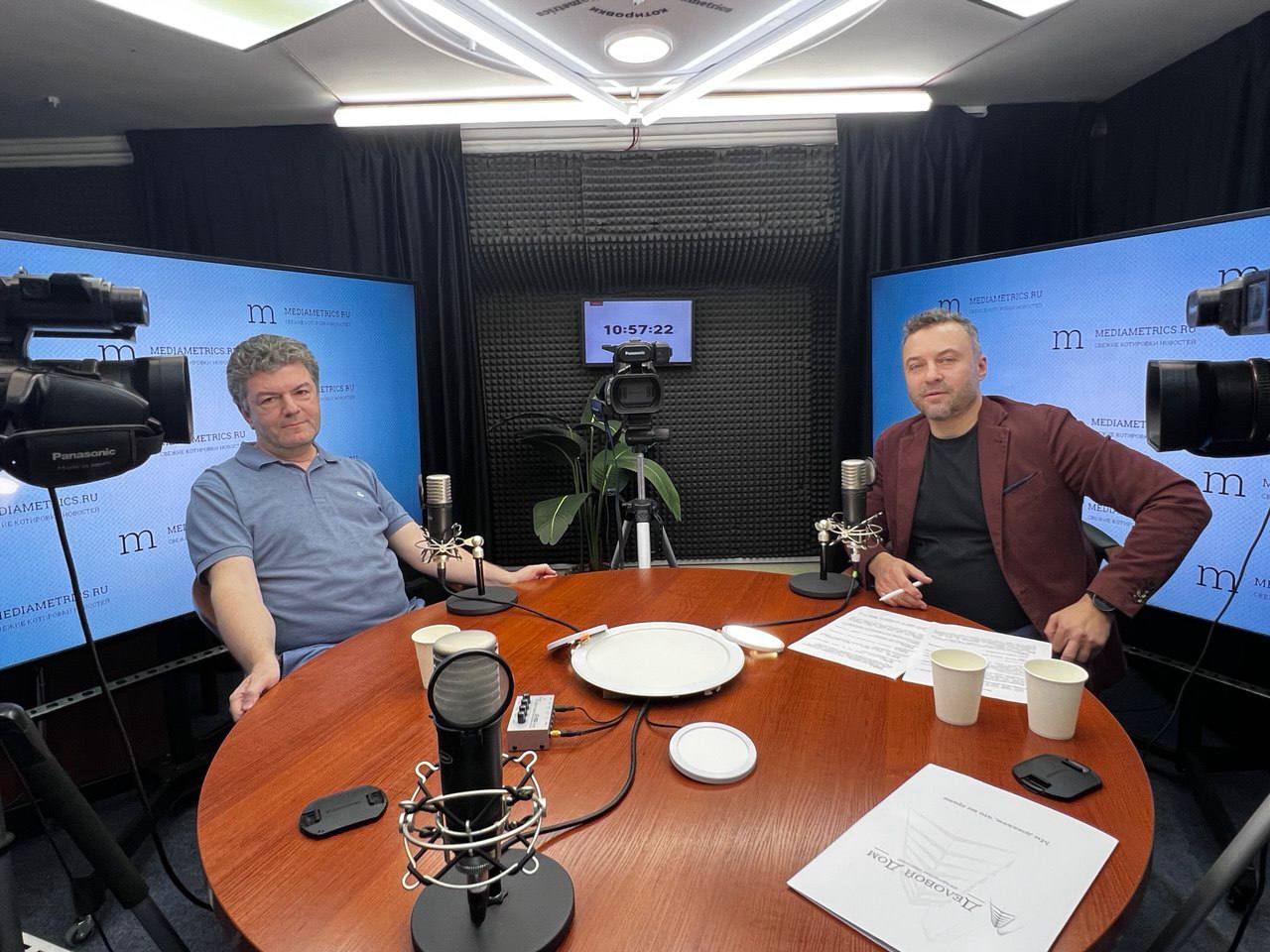 Александр Алексеев в эфире программы «Вопрос юристу» с Алексеем Кузнецовым на радио Mediametrics: Александр Алексеев в эфире программы «Вопрос юристу» с Алексеем Кузнецовым на радио Mediametrics: