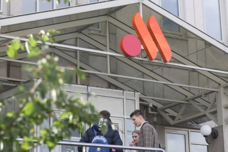 Возвращаюсь — и точка! Как иностранные компании собираются возобновлять свой бизнес в России