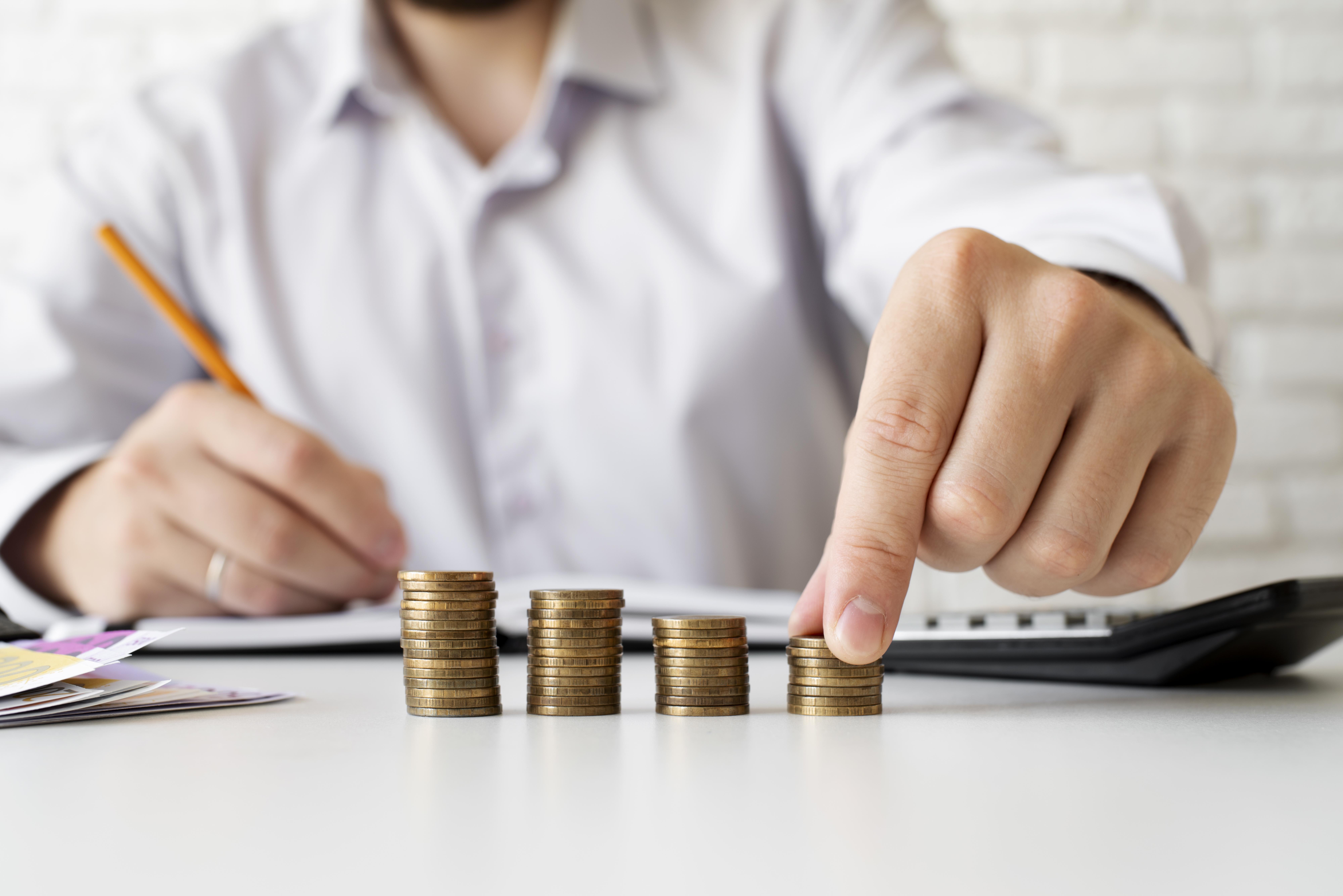 Руководитель налоговой практики GSL LAW & CONSULTING Евгений Власов комментирует в прямом эфире радио РБК проект федерального бюджета 2026 Руководитель налоговой практики GSL LAW & CONSULTING Евгений Власов комментирует в прямом эфире радио РБК проект федерального бюджета 2026