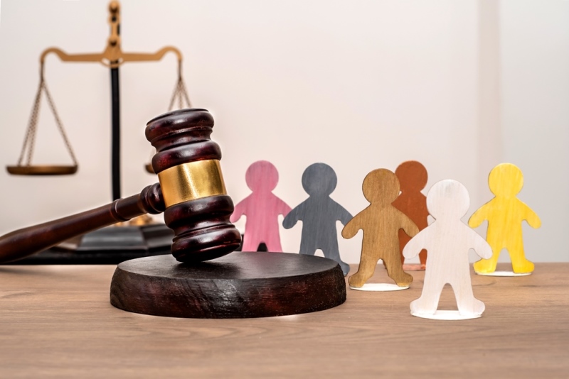 Старший юрист GSL LAW & CONSULTING Андрей Суворов комментирует для Коммерсанта решение суда о проверке сделки на санкционные риски форс-мажором